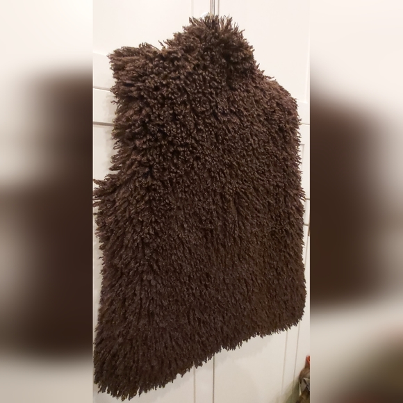 Katie Todd faux fur shaggy vest - Picture 4 of 5